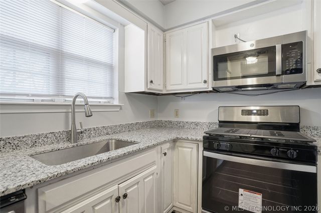 6251 S Yorktown Place 23U, Tulsa, OK 74136