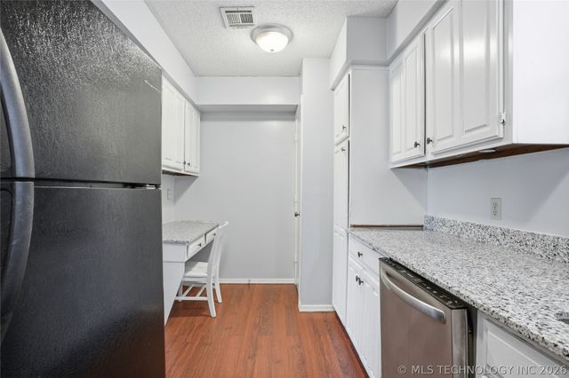 6251 S Yorktown Place 23U, Tulsa, OK 74136