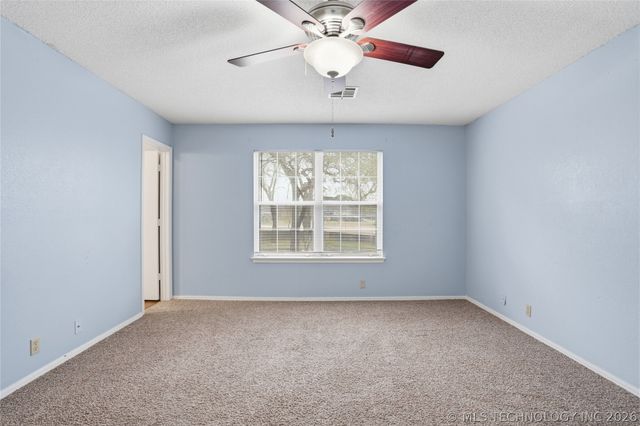 6251 S Yorktown Place 23U, Tulsa, OK 74136