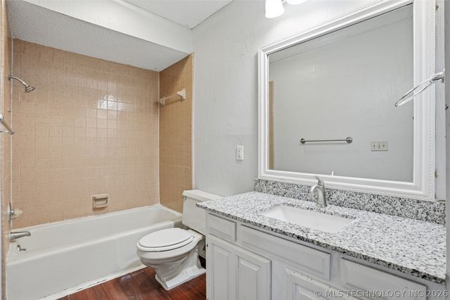 6251 S Yorktown Place 23U, Tulsa, OK 74136