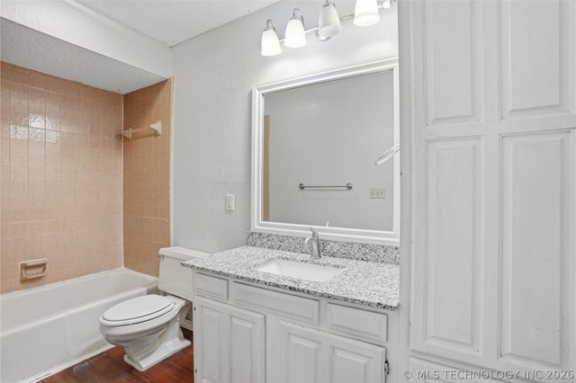 6251 S Yorktown Place 23U, Tulsa, OK 74136