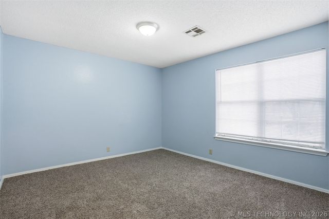 6251 S Yorktown Place 23U, Tulsa, OK 74136