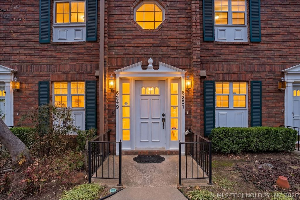 6251 S Yorktown Place 23U, Tulsa, OK 74136