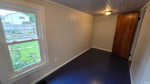 57047 Greenlawn Avenue, Osceola, IN 46561