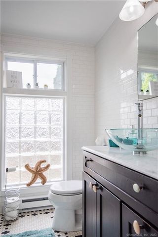 11-A Cove Street, Old Saybrook, CT 06475