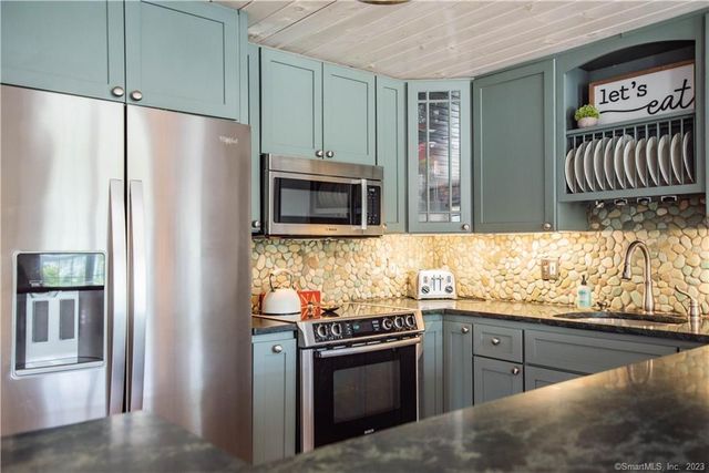 11-A Cove Street, Old Saybrook, CT 06475