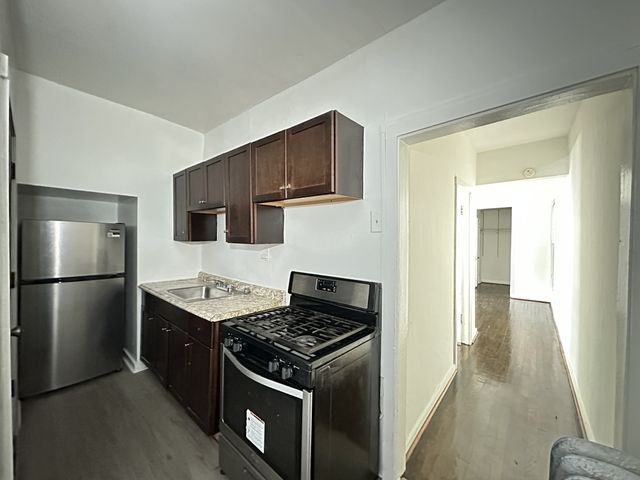 931.5 W Sunnyside Avenue 2E, Chicago, IL 60640