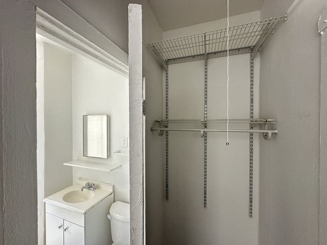 931.5 W Sunnyside Avenue 2E, Chicago, IL 60640