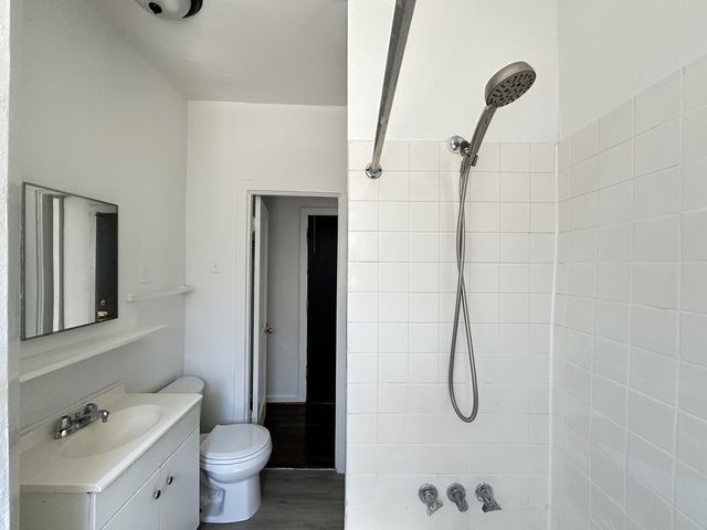 931.5 W Sunnyside Avenue 2E, Chicago, IL 60640