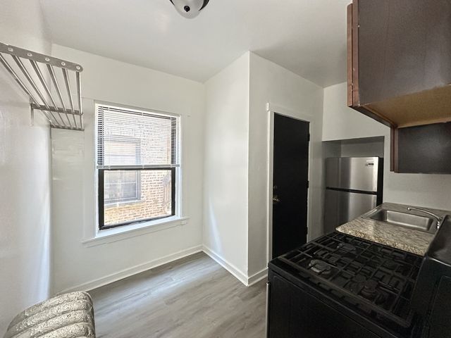 931.5 W Sunnyside Avenue 2E, Chicago, IL 60640