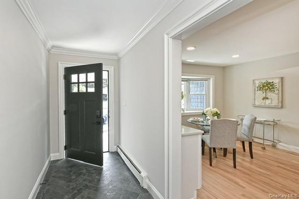 27 Osage Drive, Huntington Station, NY 11746 — photo 4