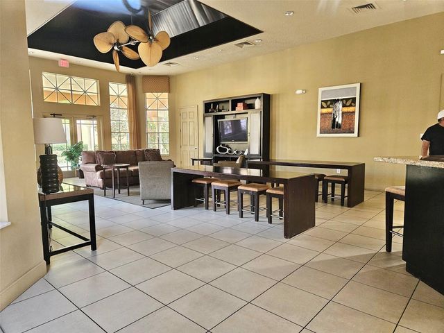 5542 METROWEST BOULEVARD 104, Orlando, FL 32811