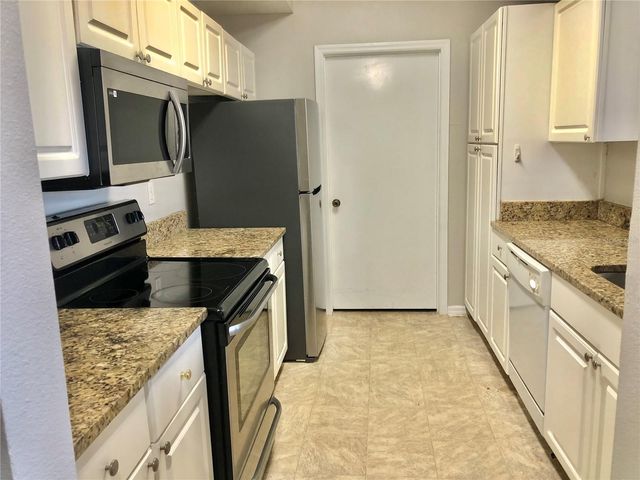 5542 METROWEST BOULEVARD 104, Orlando, FL 32811