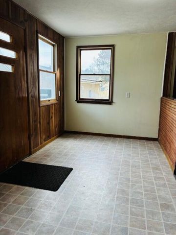 531 W Franklin Avenue, Reed City, MI 49677