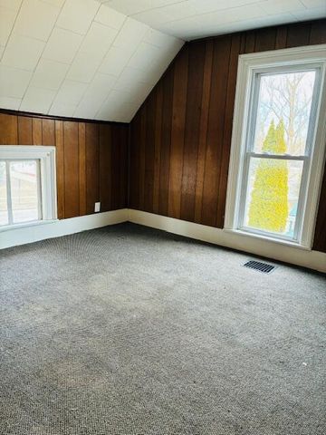 531 W Franklin Avenue, Reed City, MI 49677