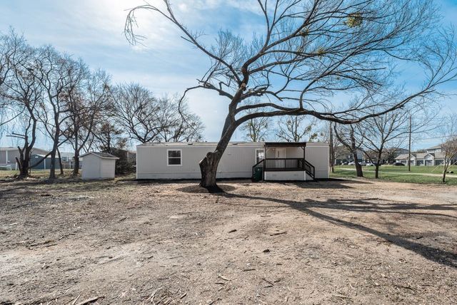 393 Knollwood Road, Knollwood, TX 75092
