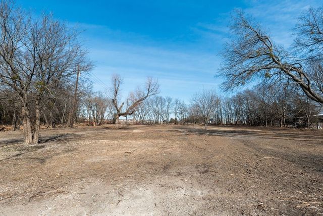 393 Knollwood Road, Knollwood, TX 75092