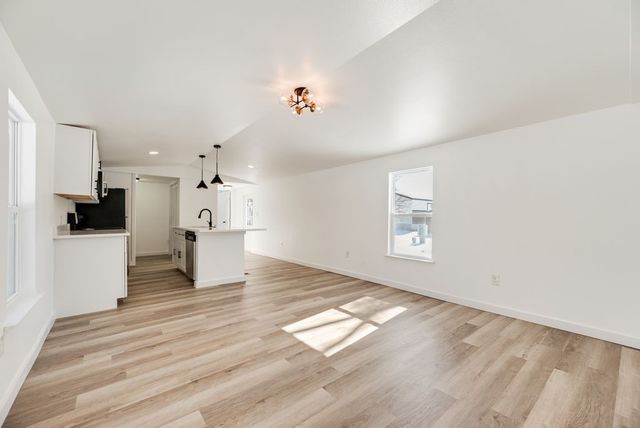 393 Knollwood Road, Knollwood, TX 75092