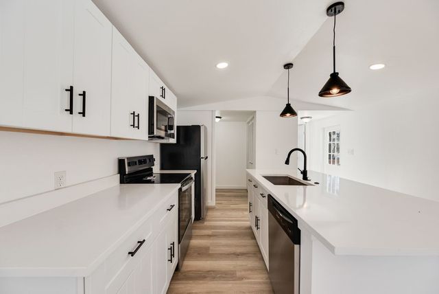 393 Knollwood Road, Knollwood, TX 75092