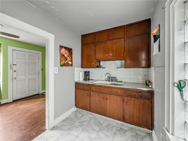 4542 State Line Road, Kansas City, KS 66103