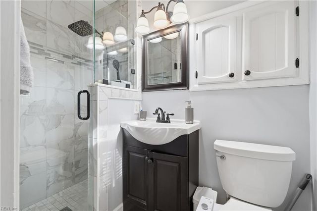 992 Larkaway CT, Virginia Beach, VA 23464