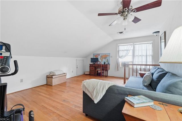 992 Larkaway CT, Virginia Beach, VA 23464