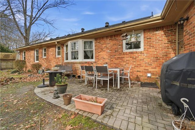 992 Larkaway CT, Virginia Beach, VA 23464