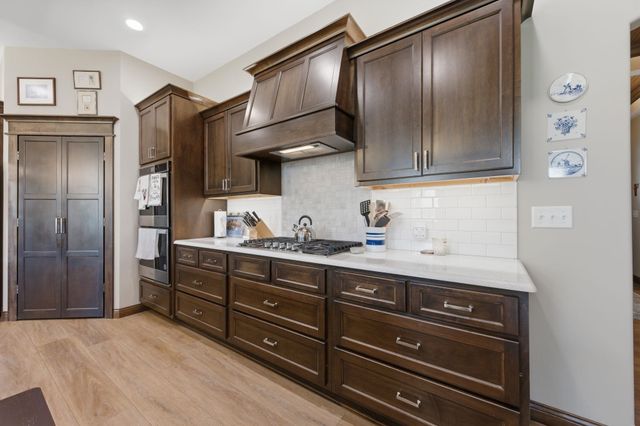 3673 N Lakeway Ct, Wichita, KS 67205