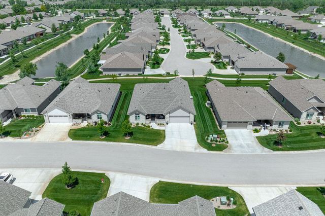 3673 N Lakeway Ct, Wichita, KS 67205