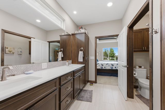3673 N Lakeway Ct, Wichita, KS 67205