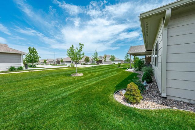 3673 N Lakeway Ct, Wichita, KS 67205