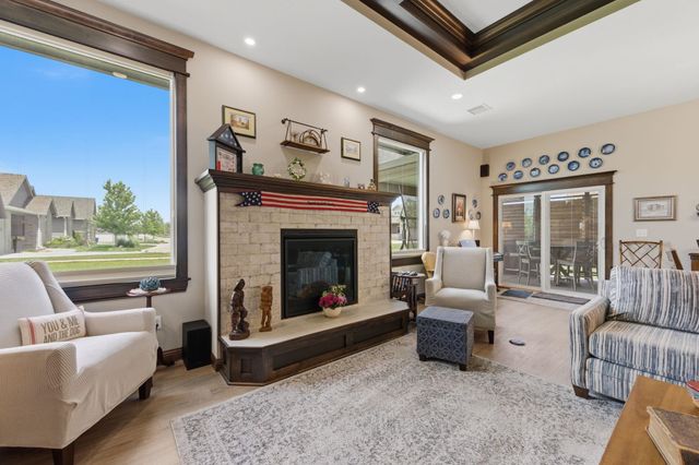 3673 N Lakeway Ct, Wichita, KS 67205