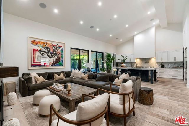 4417 Gentry Avenue, Valley Village, CA 91607