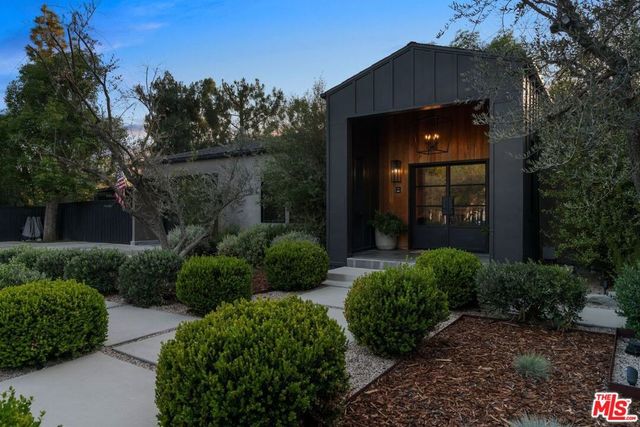 4417 Gentry Avenue, Valley Village, CA 91607