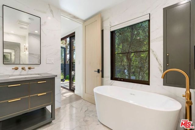 4417 Gentry Avenue, Valley Village, CA 91607