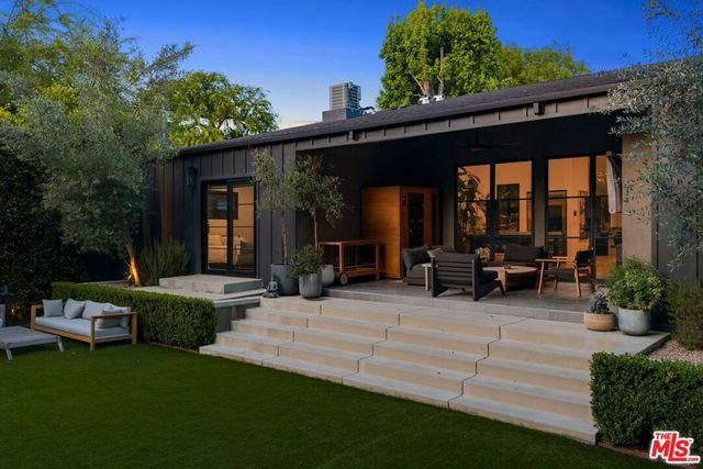4417 Gentry Avenue, Valley Village, CA 91607