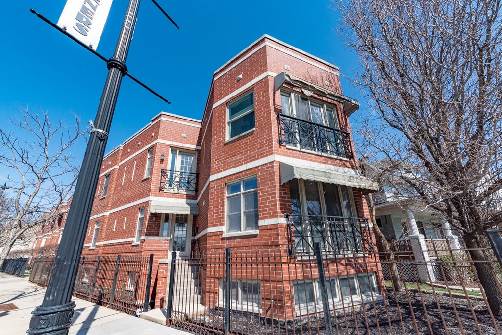 4145 N MILWAUKEE Avenue 2, Chicago, IL 60641