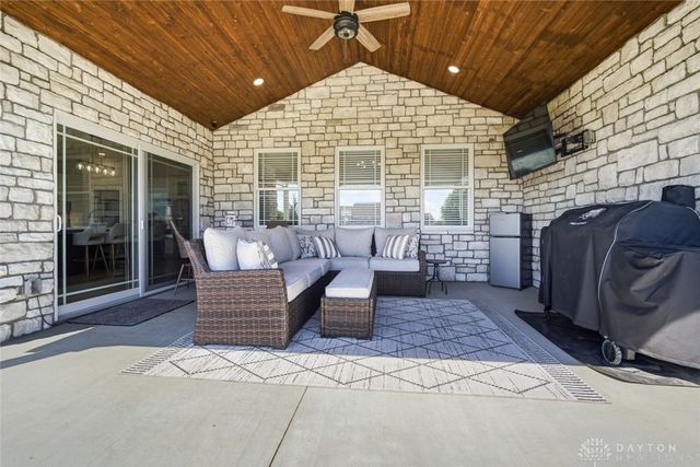 960 Rosenthal Drive, Tipp City, OH 45373