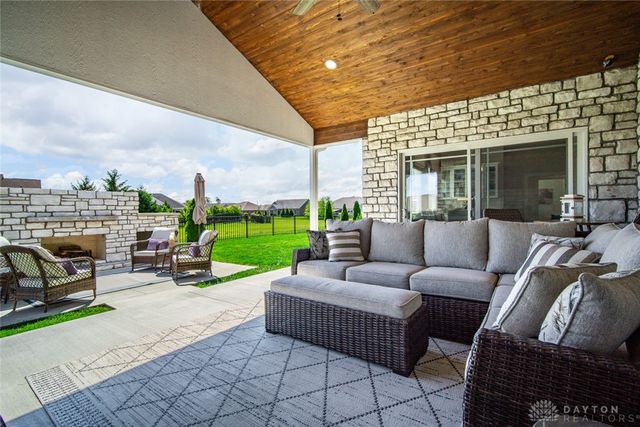 960 Rosenthal Drive, Tipp City, OH 45373