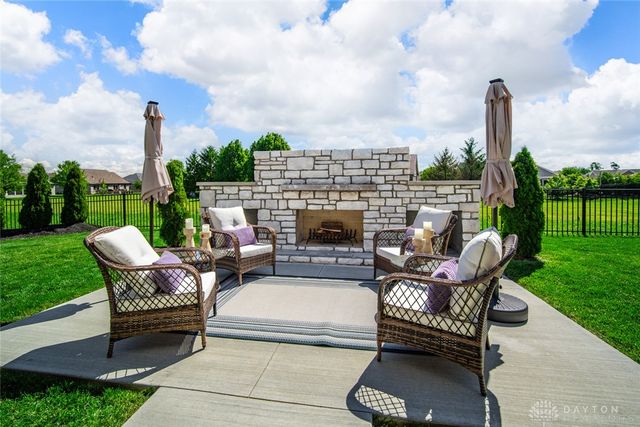 960 Rosenthal Drive, Tipp City, OH 45373