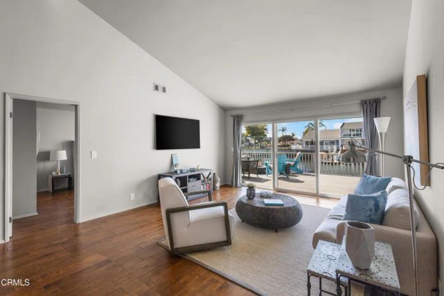 4451 Gateshead Bay, Oxnard, CA 93035