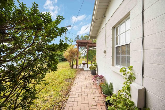 7332 BROUGHTON STREET, Sarasota, FL 34243