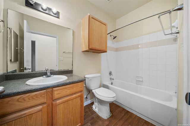 1000 DIAMOND DR, Boerne, TX 78006