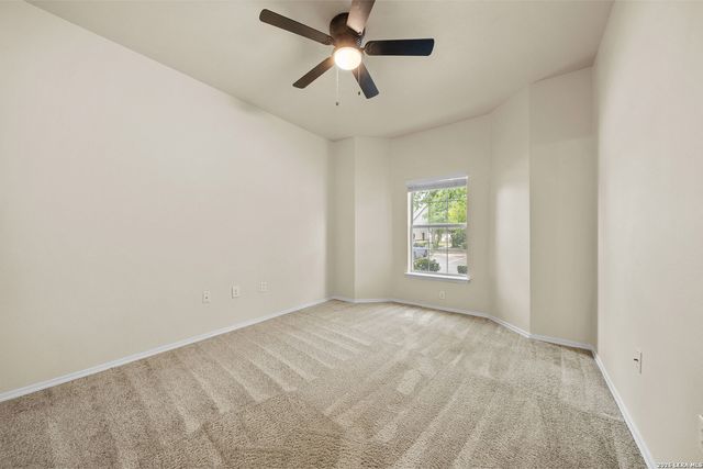 1000 DIAMOND DR, Boerne, TX 78006