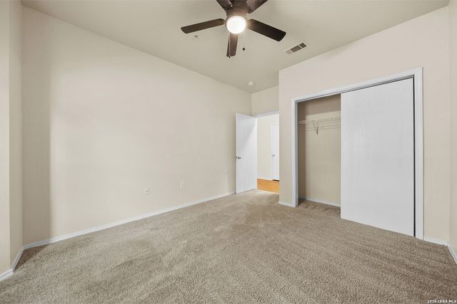 1000 DIAMOND DR, Boerne, TX 78006
