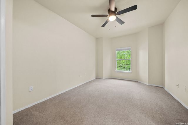 1000 DIAMOND DR, Boerne, TX 78006