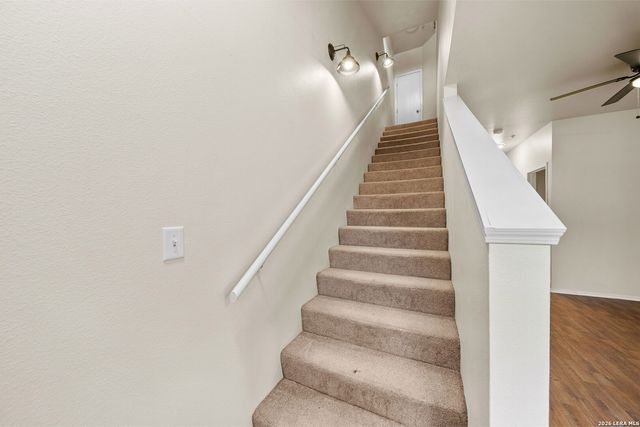 1000 DIAMOND DR, Boerne, TX 78006