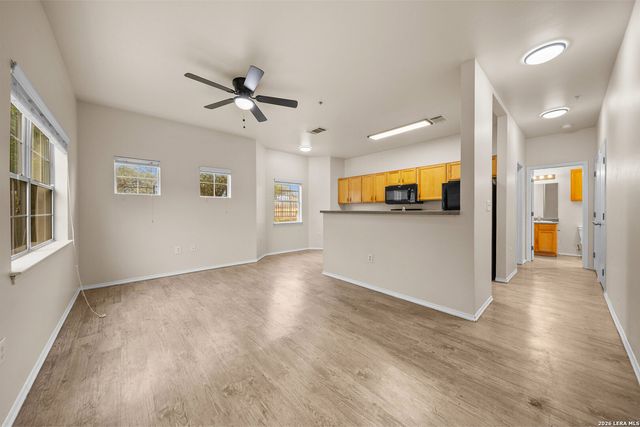 1000 DIAMOND DR, Boerne, TX 78006