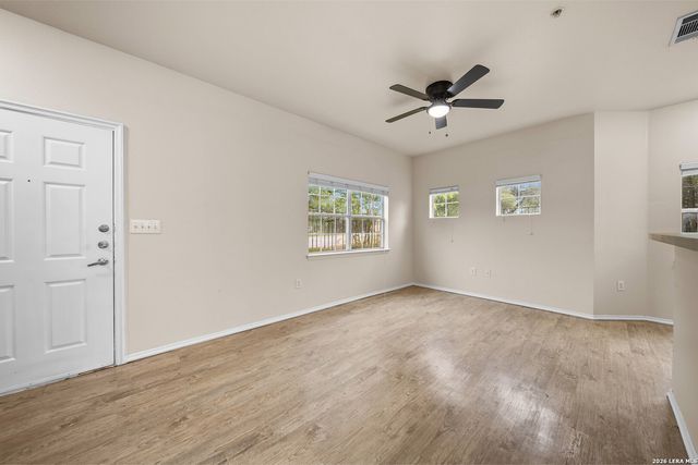 1000 DIAMOND DR, Boerne, TX 78006