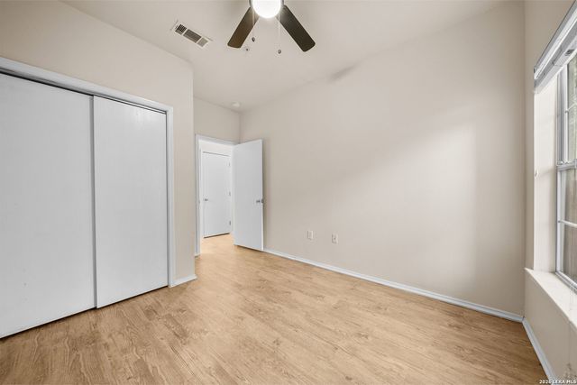 1000 DIAMOND DR, Boerne, TX 78006